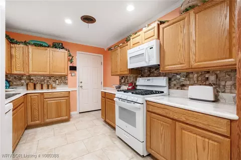 Kitchen - 8124 Cypress Ave, Fort Smith, AR 72908 photo 1 of 6