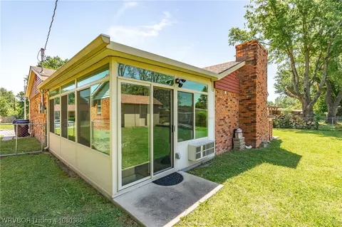 Exterior - 8124 Cypress Ave, Fort Smith, AR 72908 photo 9 of 12