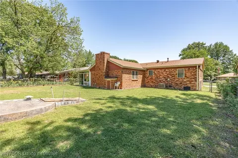 Exterior - 8124 Cypress Ave, Fort Smith, AR 72908 photo 7 of 12