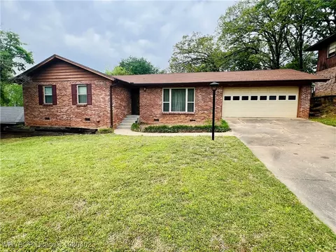 2916 S 21st St, Fort Smith, AR 72901 photo 2