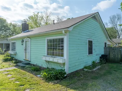 Exterior - 714 E Academy St, Paris, AR 72855 photo 3 of 10