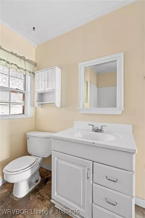Bath - 714 E Academy St, Paris, AR 72855 photo 1 of 2