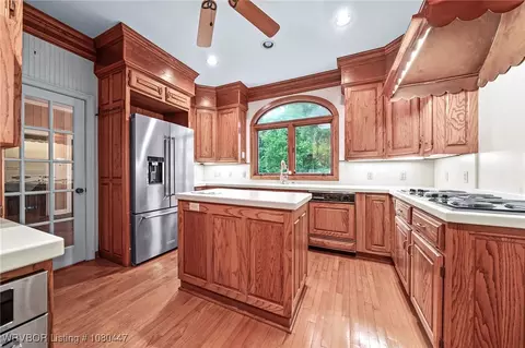 Kitchen - 5421 Free Ferry Rd, Fort Smith, AR 72903 photo 2 of 4