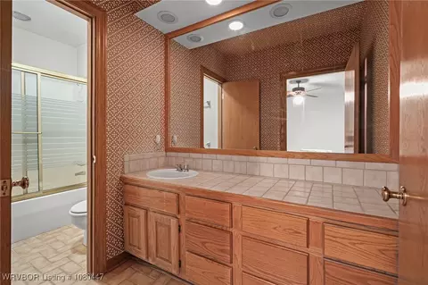 Bath - 5421 Free Ferry Rd, Fort Smith, AR 72903 photo 1 of 3