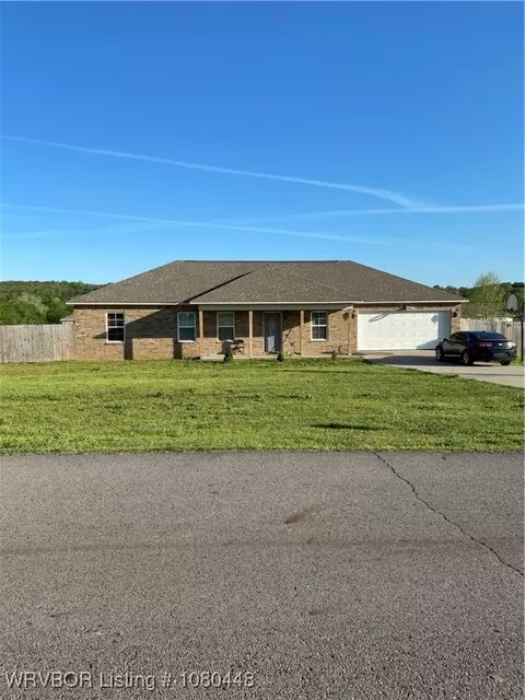 1111 Bluebird Dr, Cedarville, AR 72932