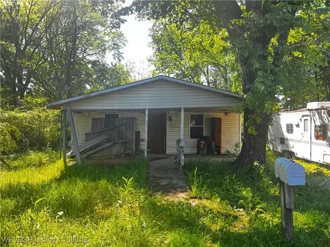 521 S Beech St, Spiro, OK 74959 photo 1