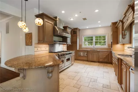 Kitchen - 2500 Athlone Rd, Fort Smith, AR 72903 photo 1 of 4