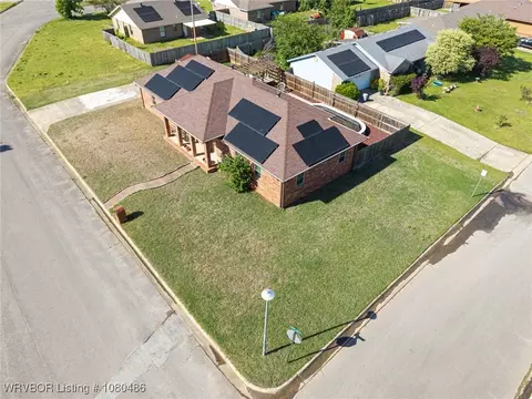 516 Loop W, Roland, OK 74954 photo 5