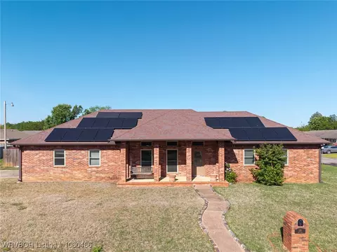 516 Loop W, Roland, OK 74954