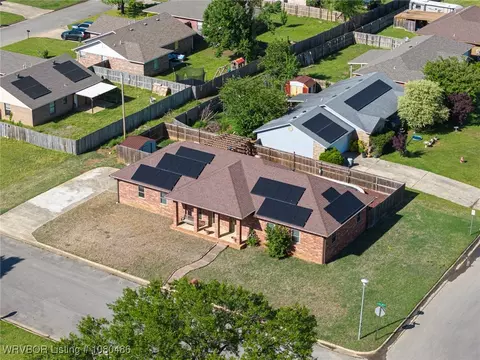 516 Loop W, Roland, OK 74954 photo 8