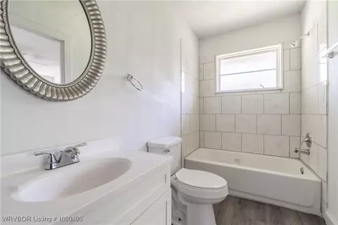 Bath - 2800 Ionia St, Fort Smith, AR 72901 photo 2 of 2