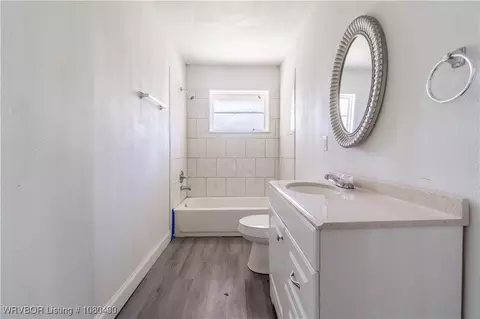 Bath - 2800 Ionia St, Fort Smith, AR 72901 photo 1 of 2