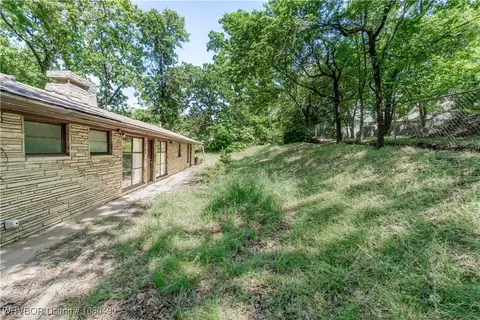 Exterior - 2800 Ionia St, Fort Smith, AR 72901 photo 3 of 3