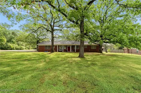 818 Cedar Ave, Alma, AR 72921