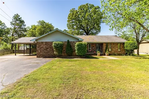 8622 Royal Ridge Dr, Fort Smith, AR 72903