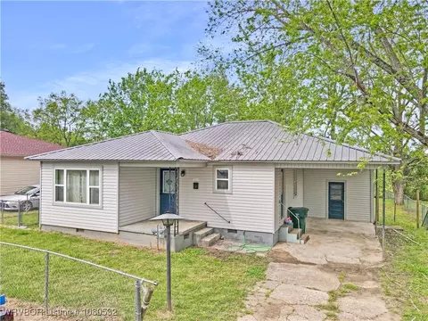 681 N Pine Ave, Booneville, AR 72927