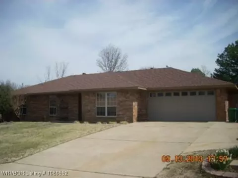 1508 N 10th St, Van Buren, AR 72956