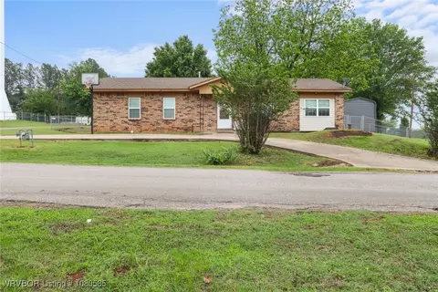 810 N Louisiana Ave, Panama, OK 74951
