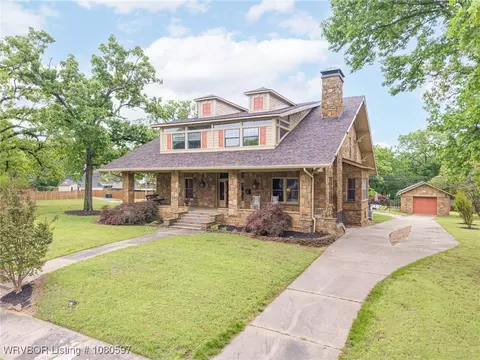 2122 S W St, Fort Smith, AR 72901