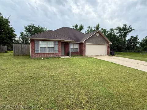 403 Riley Dr, Alma, AR 72921 photo 2
