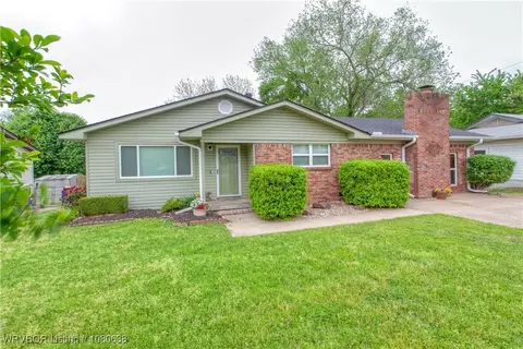 2215 57th Ln, Fort Smith, AR 72904