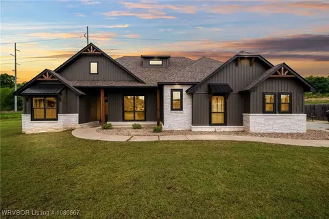 534 Aster St, Van Buren, AR 72956