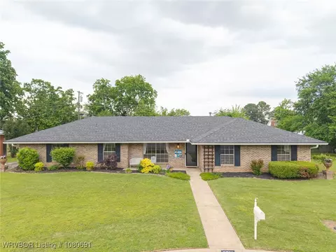 6811 S T St, Fort Smith, AR 72903