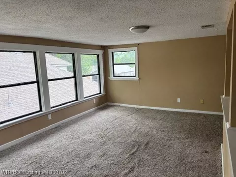Living - 901 N 16th St, Fort Smith, AR 72901 photo 2 of 3