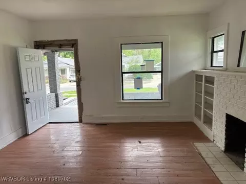 Living - 901 N 16th St, Fort Smith, AR 72901 photo 3 of 3