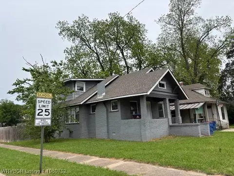 Exterior - 901 N 16th St, Fort Smith, AR 72901 photo 2 of 2