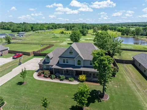 420 S Deerwood Dr, Greenwood, AR 72936