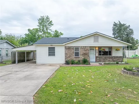 2306 Birch St, Van Buren, AR 72956