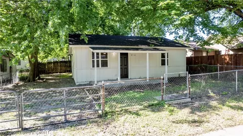 814 W Chickasaw Ave, Sallisaw, OK 74955