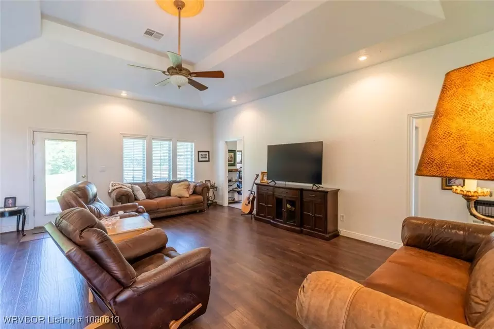 Living - 107774 S 4720, Muldrow, OK 74948 photo 2 of 2