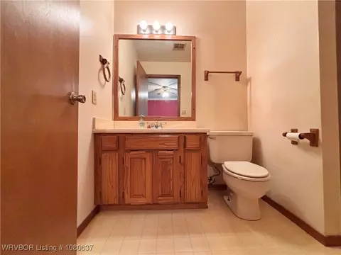 710 E 4th St, Hartford, AR 72938 photo 32