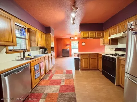 710 E 4th St, Hartford, AR 72938 photo 18