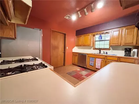 710 E 4th St, Hartford, AR 72938 photo 10