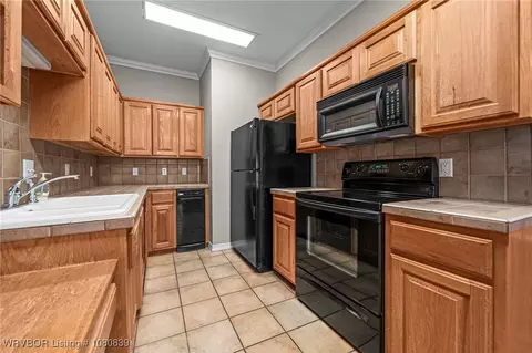 Kitchen - 2808 May Branch Pt, Fort Smith, AR 72903 photo 1 of 4