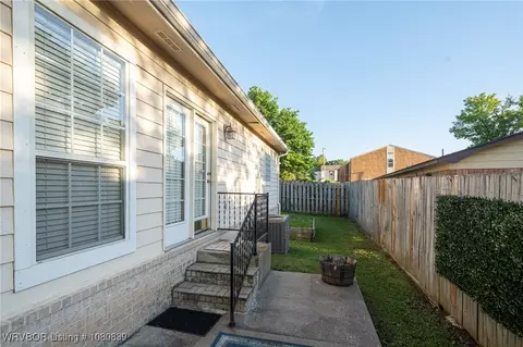 Exterior - 2808 May Branch Pt, Fort Smith, AR 72903 photo 7 of 10