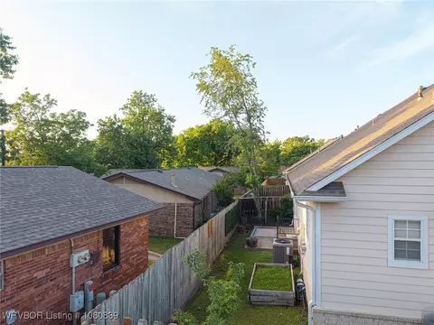Exterior - 2808 May Branch Pt, Fort Smith, AR 72903 photo 8 of 10