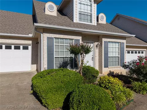 Exterior - 2808 May Branch Pt, Fort Smith, AR 72903 photo 2 of 10