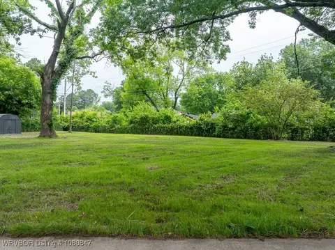 Exterior - 1725 N 46th Cir, Fort Smith, AR 72904 photo 9 of 15