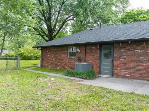 Exterior - 1725 N 46th Cir, Fort Smith, AR 72904 photo 15 of 15