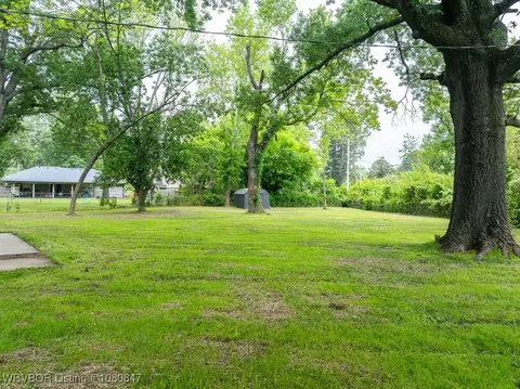 Exterior - 1725 N 46th Cir, Fort Smith, AR 72904 photo 10 of 15