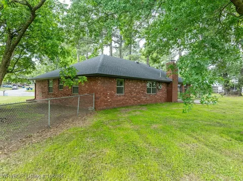 Exterior - 1725 N 46th Cir, Fort Smith, AR 72904 photo 7 of 15