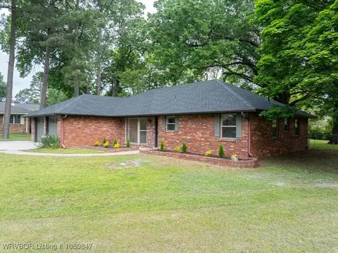 Exterior - 1725 N 46th Cir, Fort Smith, AR 72904 photo 13 of 15