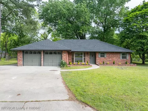 1725 N 46th Cir, Fort Smith, AR 72904