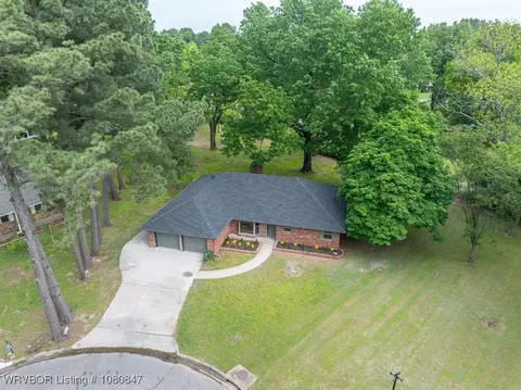 View/Area - 1725 N 46th Cir, Fort Smith, AR 72904 photo 3 of 4