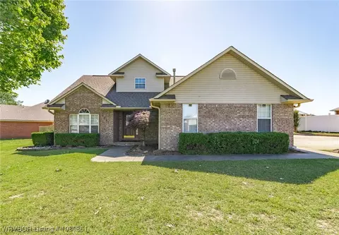 6221 S Fallstone Rd, Fort Smith, AR 72916