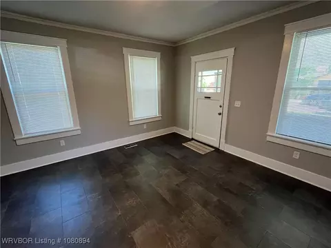 Living - 808 S 23rd St, Fort Smith, AR 72901 photo 2 of 6